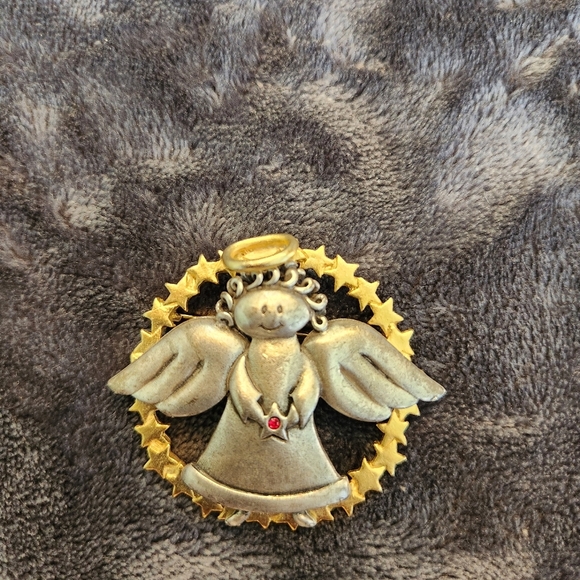Vintage Angel Brooch Set Of 3 with Gold and Silver Tones - Picture 8 of 14